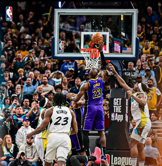 包含詹姆斯在湖人首秀砍下30+，以128-120战胜快船，征服洛杉矶!的词条