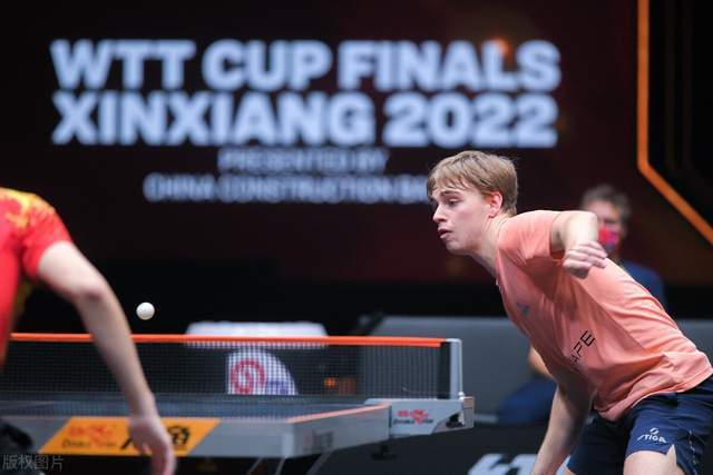 包含德国乒乓球队鏖战比利时乒乓球队，波尔关键制胜的词条