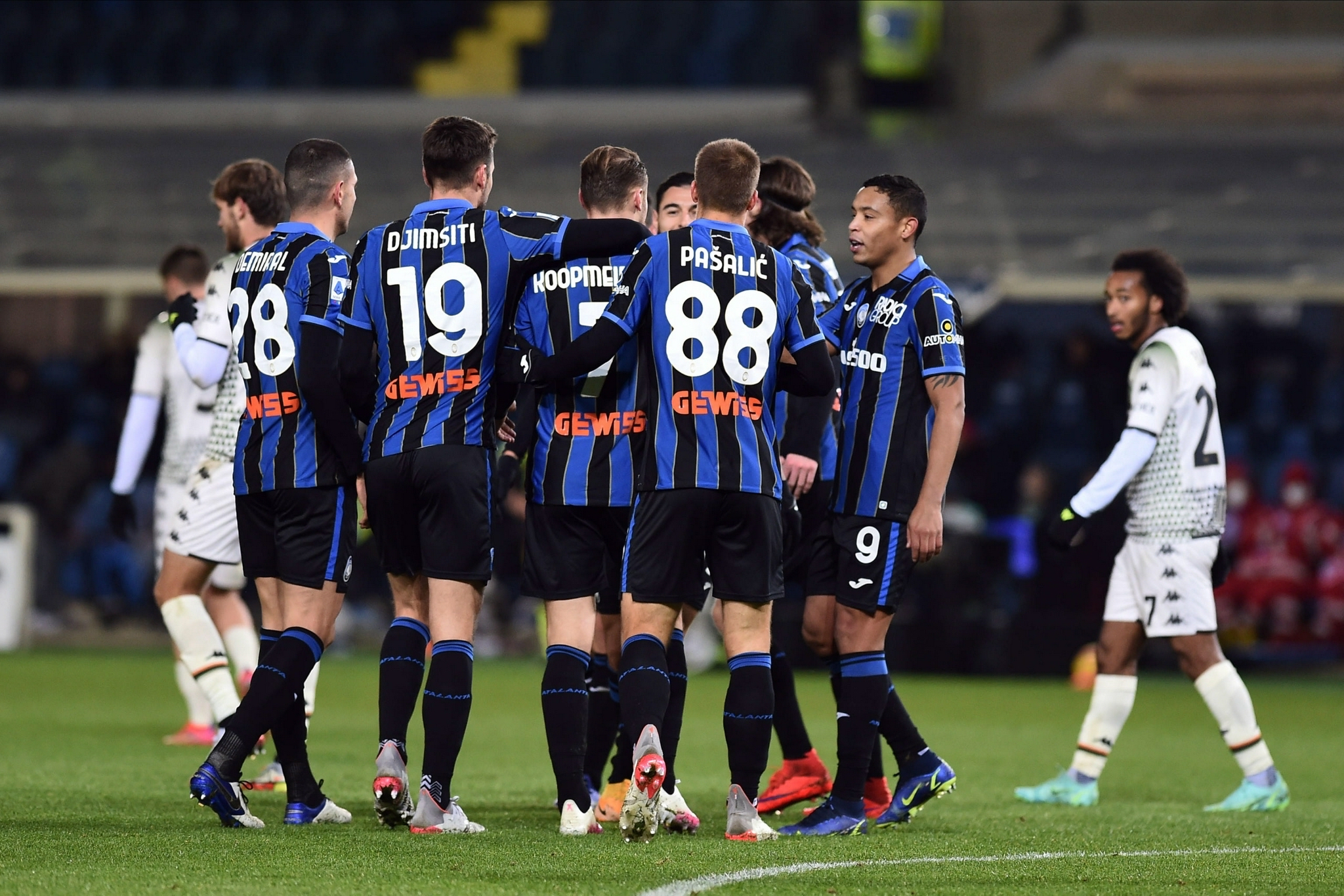 关于亚特兰大队长：球队信心足以击败对手的信息