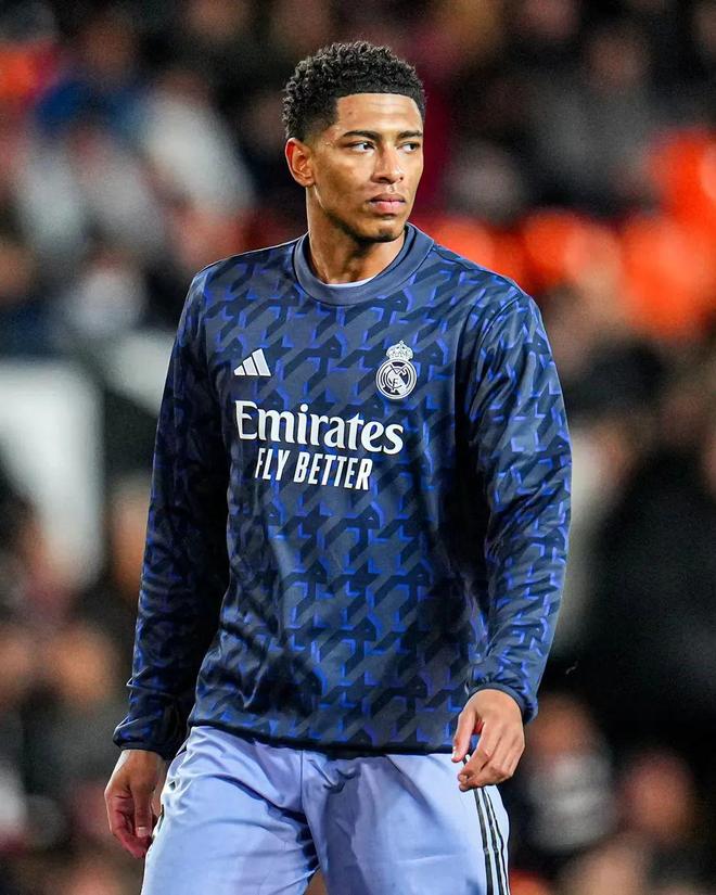 瓦伦西亚客场作战犹豫不决,球员信心动摇 瓦伦西亚客场作战犹豫不决,球员信心动摇