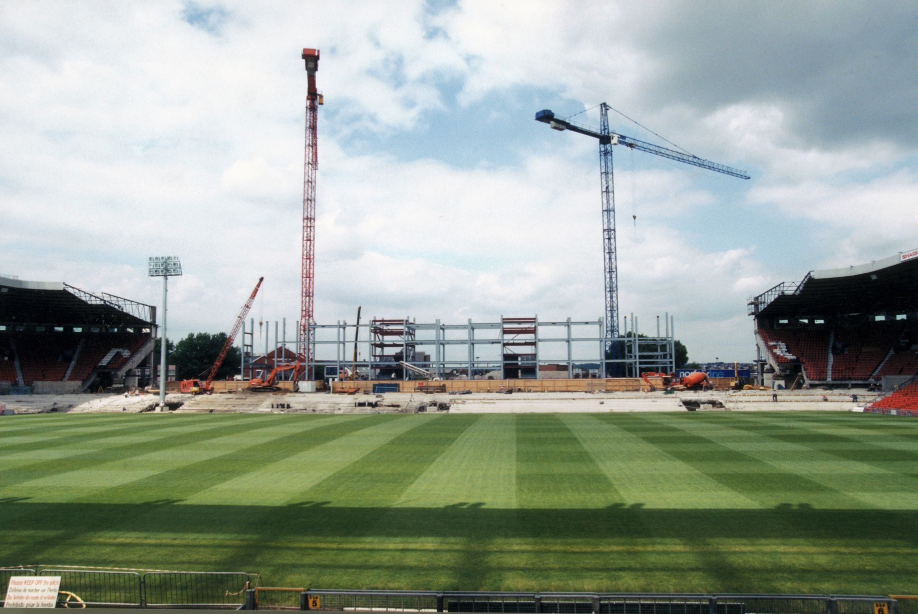 老特拉福德球迷抗议赛程安排,要求更多休息时间的简单介绍 老特拉福德球迷抗议赛程安排,要求更多休息时间的简单介绍