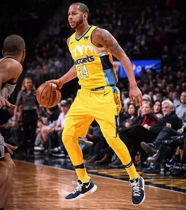 比分胶着，悬念迭起令人热血沸腾的简单介绍