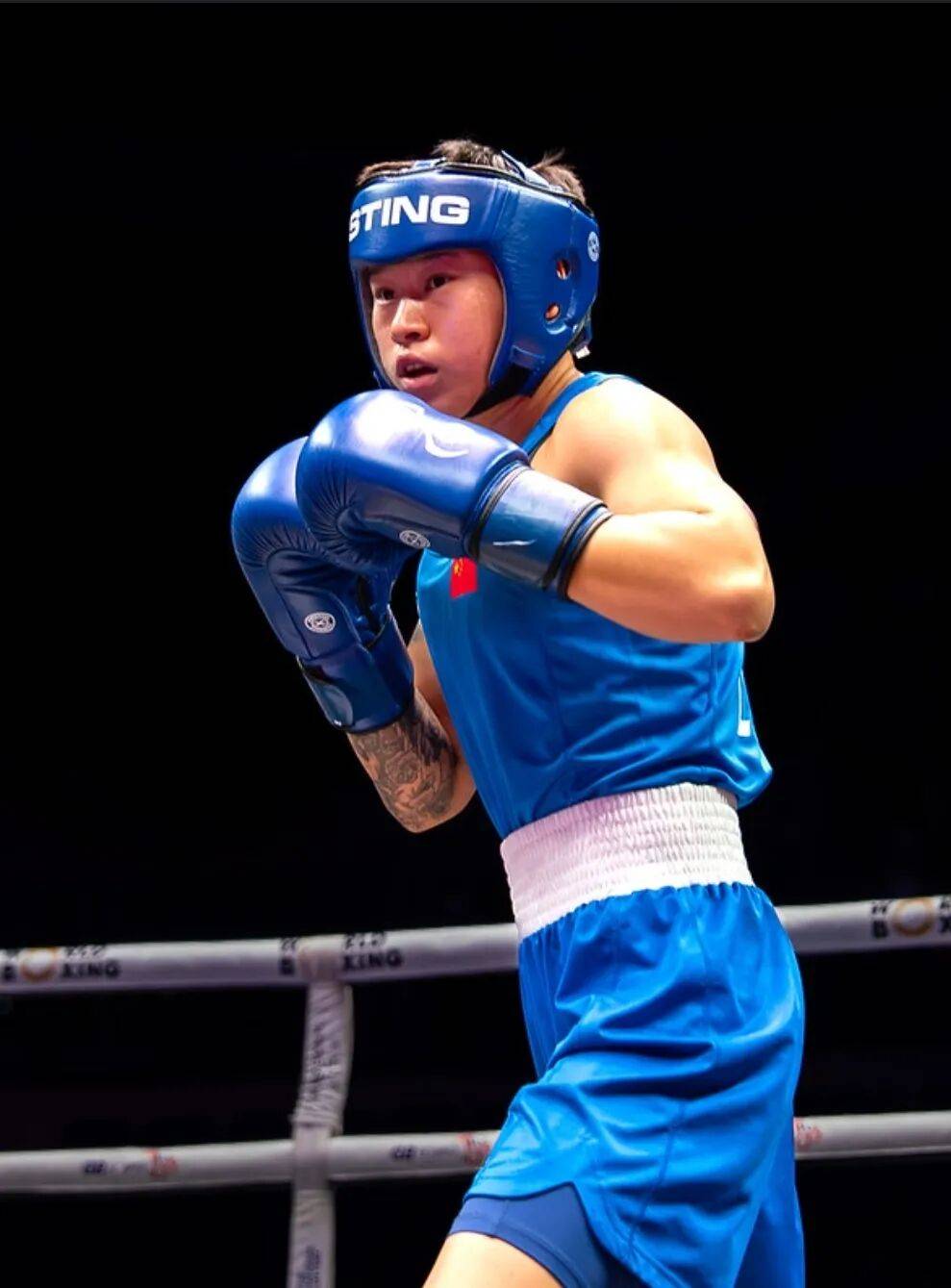 顶尖运动员斗志昂扬展现实力的简单介绍