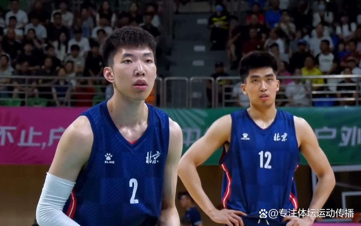 四川男篮展现团队力量，取得次轮晋级的简单介绍