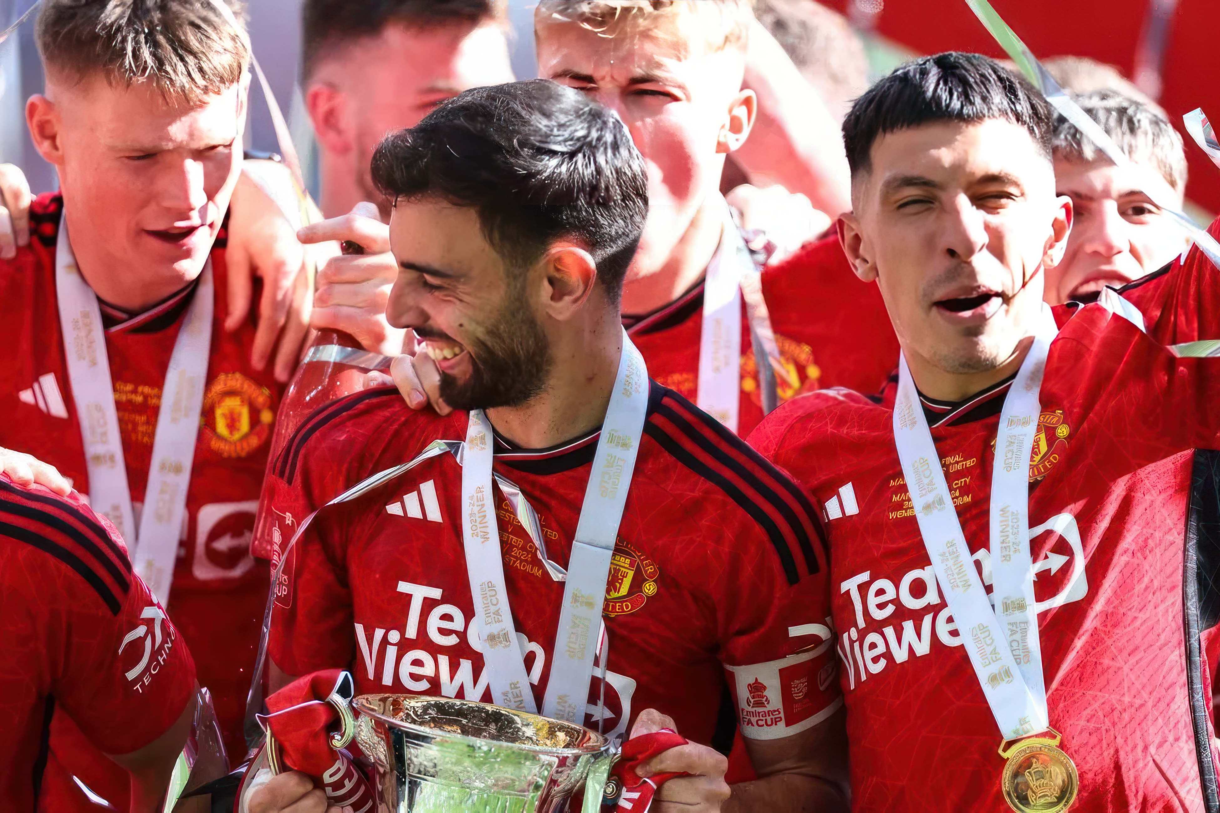 曼联客场战平，保持不败气势