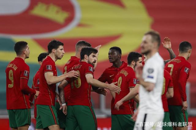 葡萄牙队客场战平塞尔维亚，小组排名第一