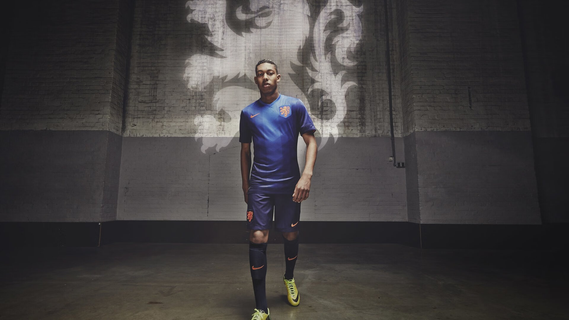 莱奥单骑破红魔，新西兰资本强势入主曼联的战术与象征