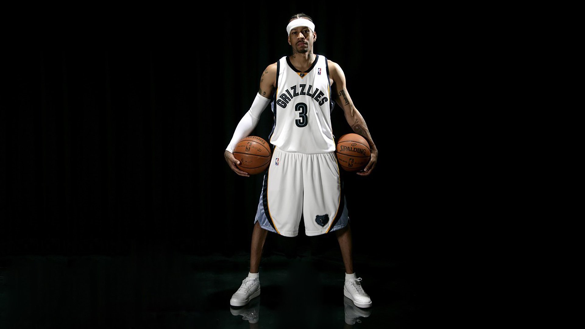 意甲焦点战之夜，库里压制级发挥，当绿茵场遇见三分雨