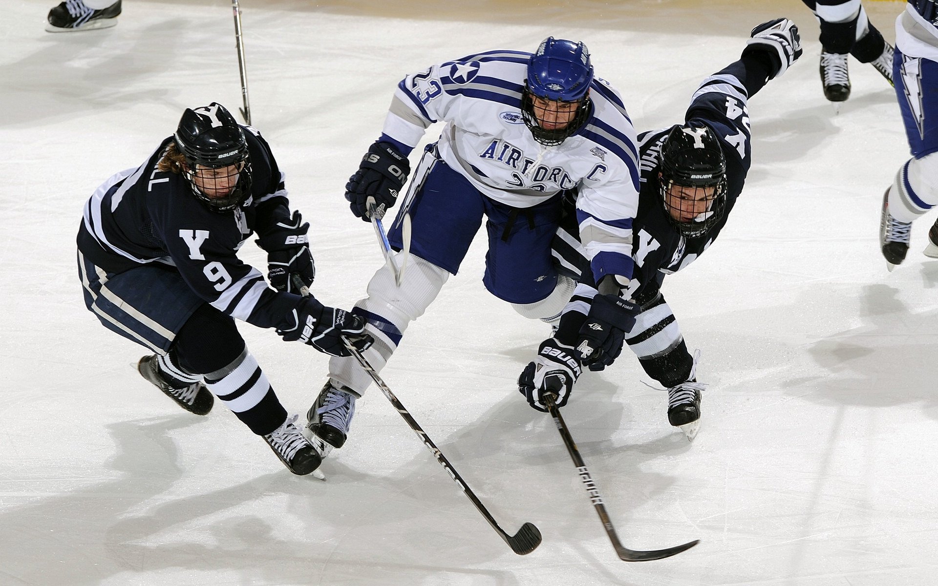 阿圭罗爆发背后的巴萨基因，解码安哥拉强势晋级的战术密码